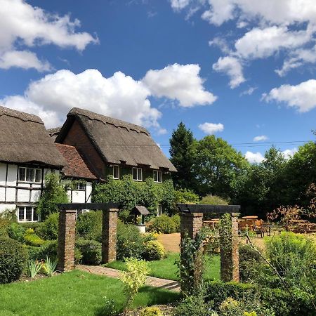 Old Hunters Lodge Whipsnade Limited Exterior photo