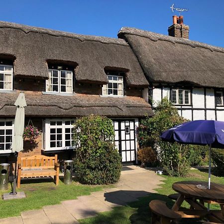 Old Hunters Lodge Whipsnade Limited Exterior photo