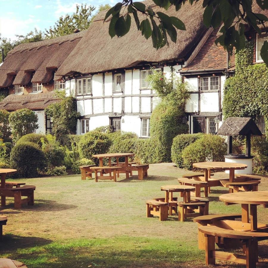 Old Hunters Lodge Whipsnade Limited Exterior photo