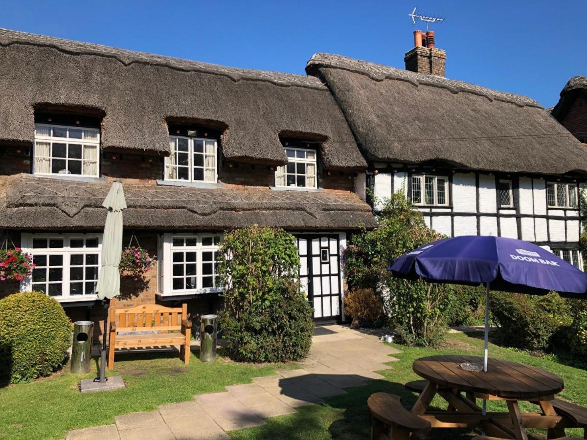 Old Hunters Lodge Whipsnade Limited Exterior photo